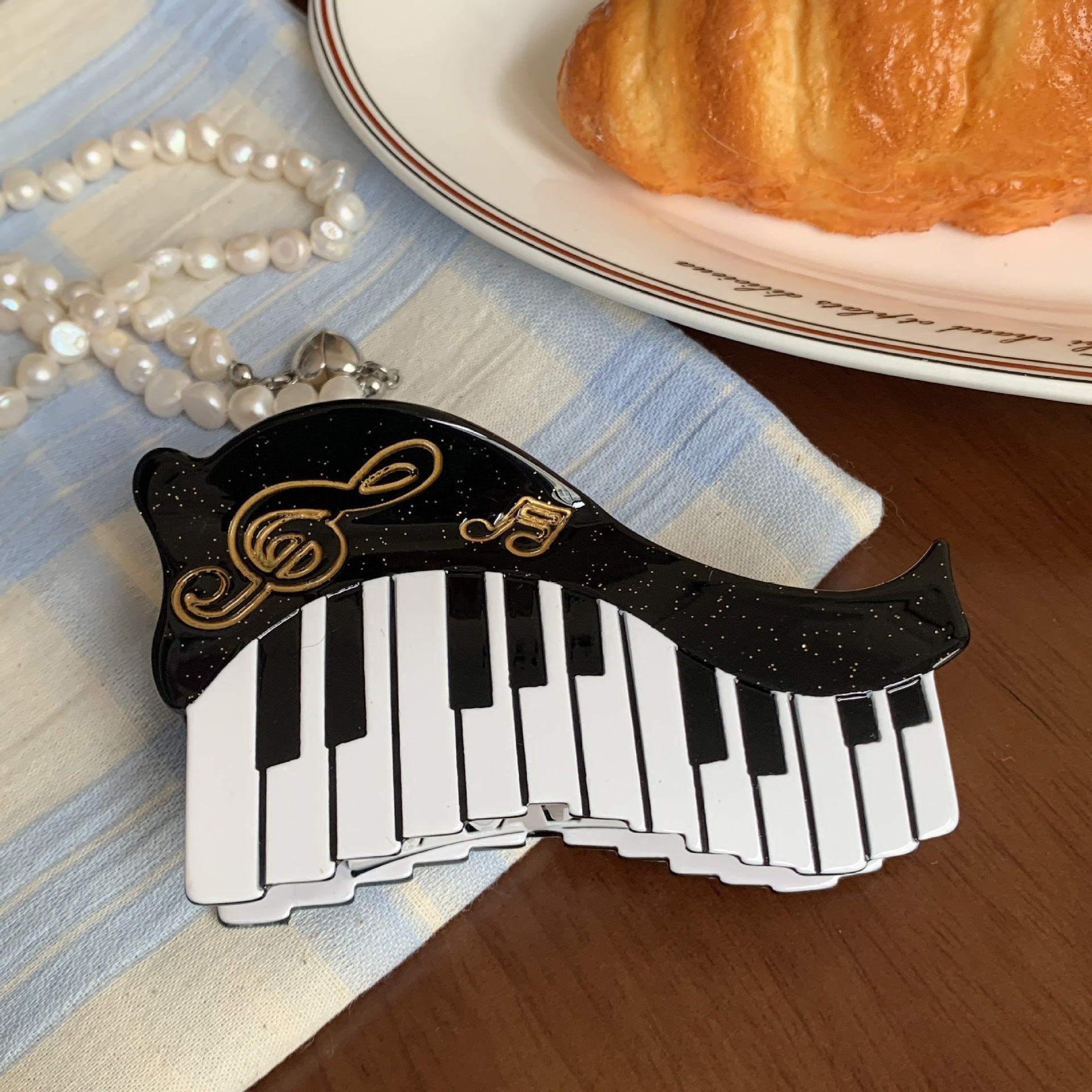 Romantic Music Claw Clips