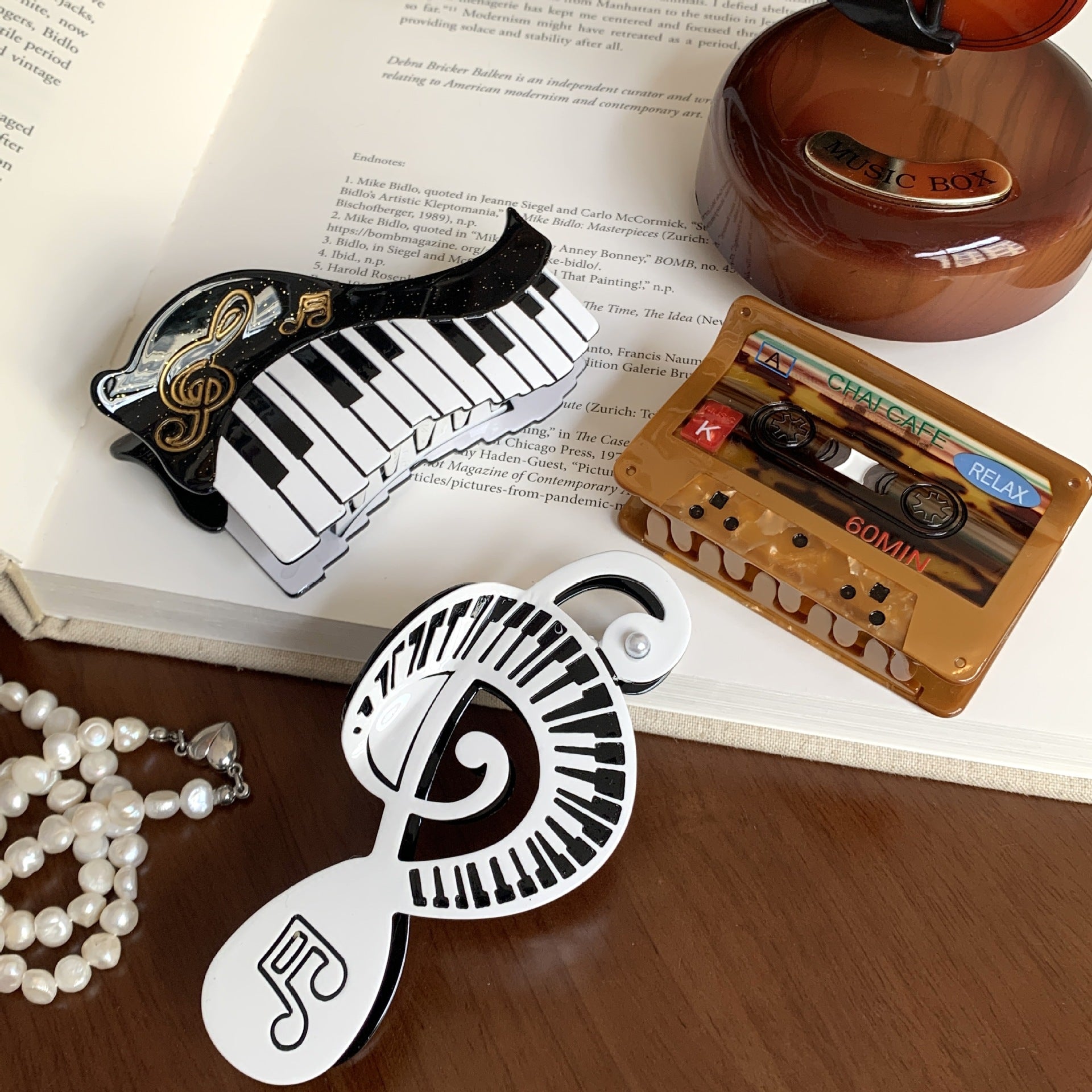 Romantic Music Claw Clips
